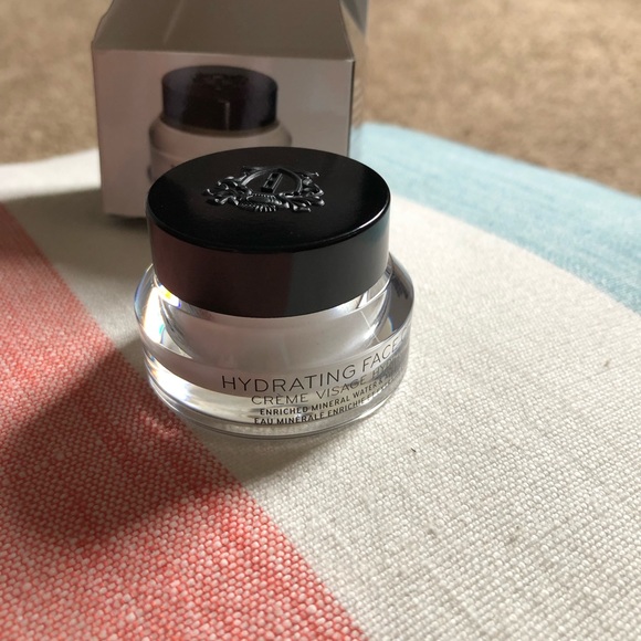 BE PRETTY Box - Picture 7 of 8